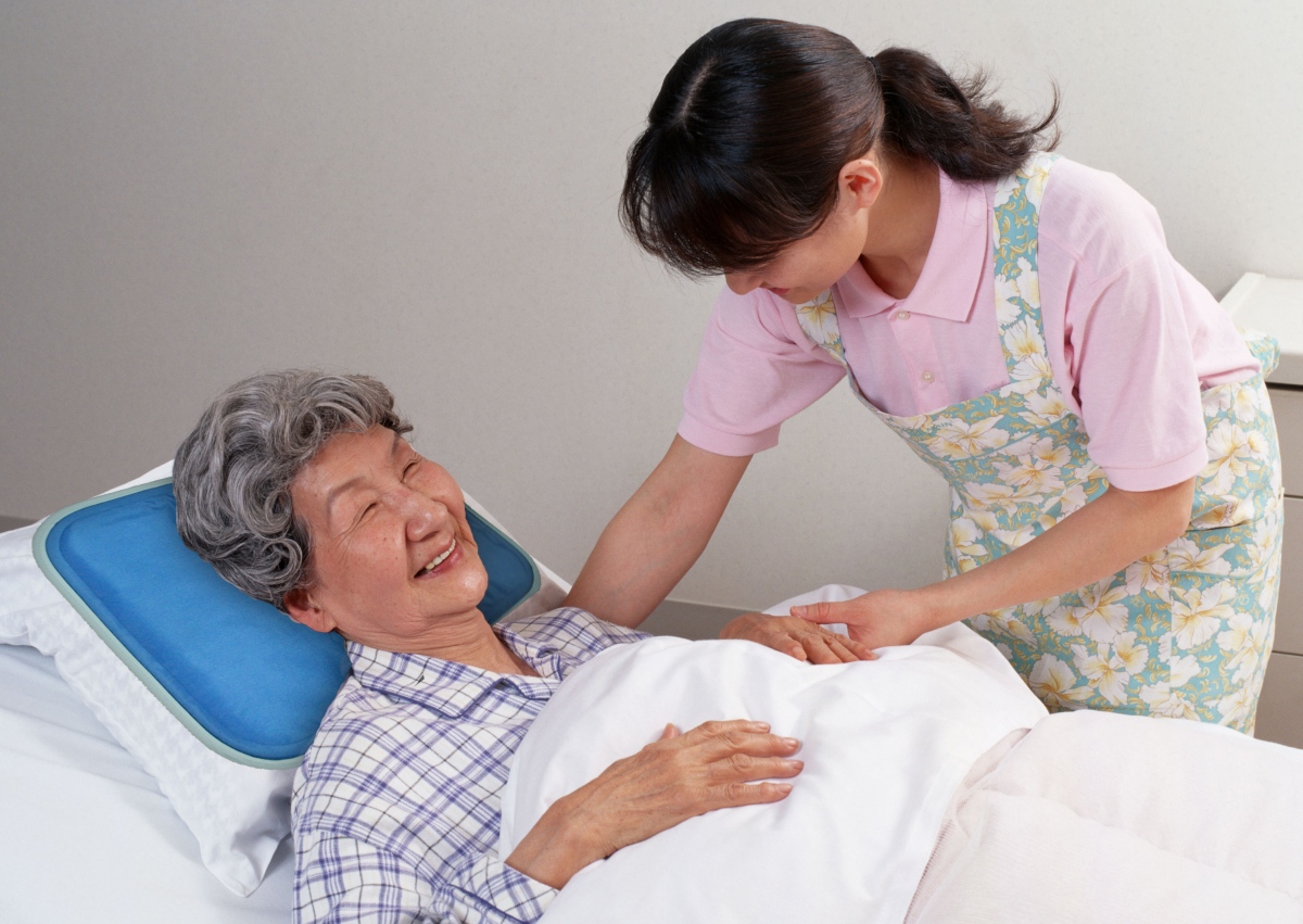 Dịch vụ chăm sóc bà tại nhà Gia Hoàng uy tín