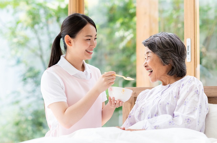 Dịch vụ chăm sóc người bệnh tại Gia Hoàng chuyên nghiệp, tận tâm tại nhà
