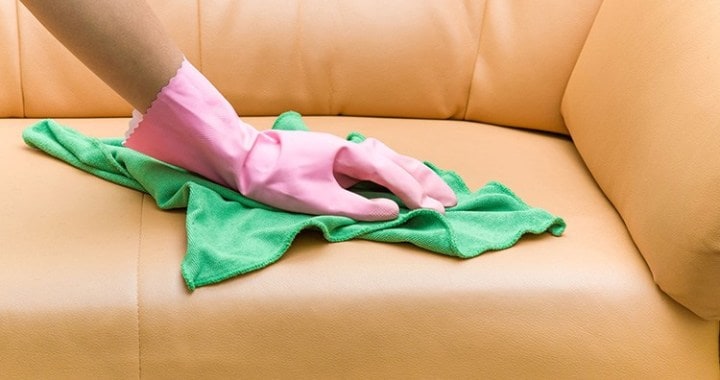 Dịch vụ vệ sinh sofa và thảm tại Gia Hoàng Uy Tín